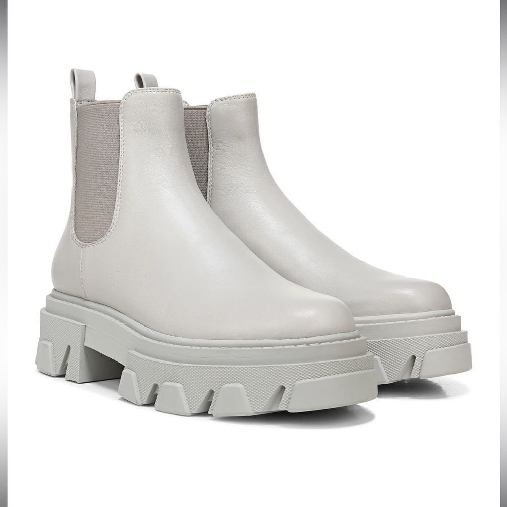 Daelyn Lug Sole Chelsea Boot